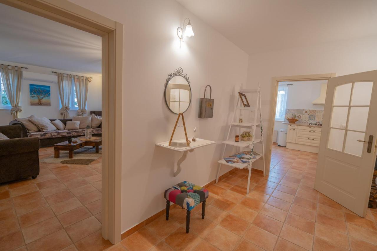 Villa Oasis Кострена Екстер'єр фото